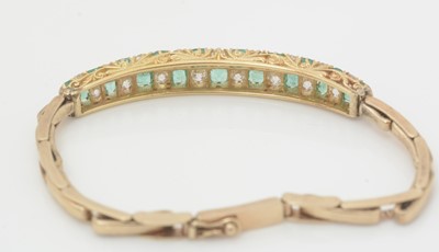 Lot 450 - A Victorian emerald and diamond bracelet