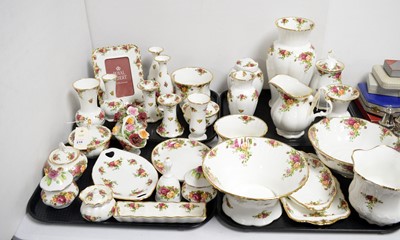 Lot 216 - A collection of Royal Albert ‘Old Country Roses’ pattern decorative ceramics.