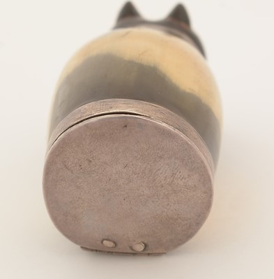 Lot 292 - A 19th Century Scottish silver-mounted horn snuff mull.