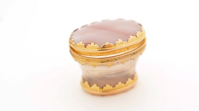 Lot 295 - A rare mid 18th Century gold-mounted miniature snuff mull.