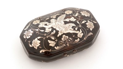 Lot 299 - A William and Mary tortoiseshell snuff box.