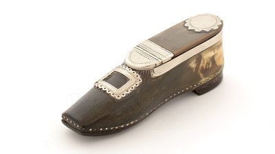 Lot 305 - A 19th Century silver-mounted horn snuff box