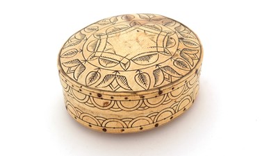 Lot 325 - A late 17th Century cream-coloured horn tobacco box.