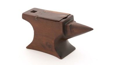 Lot 336 - A 19th Century treen snuff box.