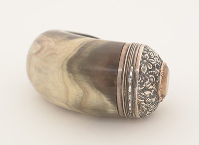 Lot 346 - An early 19th Century Scottish silver and gold-mounted horn snuff mull.