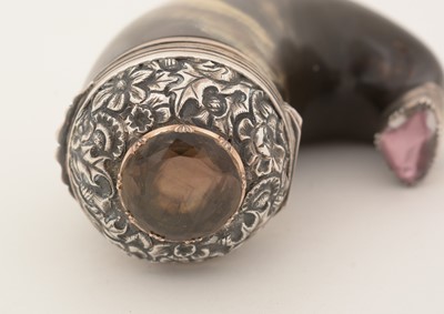 Lot 346 - An early 19th Century Scottish silver and gold-mounted horn snuff mull.