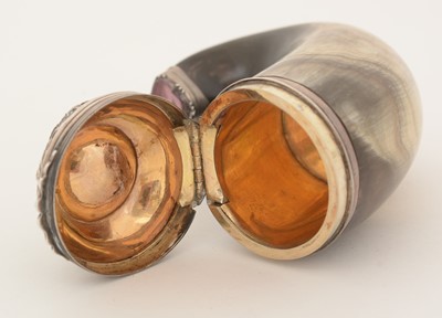 Lot 346 - An early 19th Century Scottish silver and gold-mounted horn snuff mull.