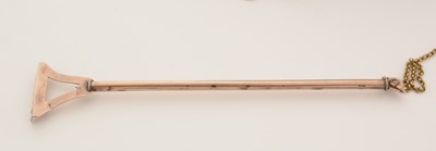 Lot 374 - A George III Scottish gold-mounted curly horn snuff mull.