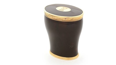 Lot 382 - A George II/III gold-mounted tortoiseshell snuff mull.