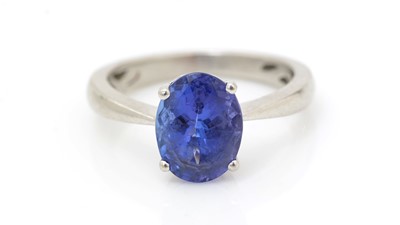 Lot 517 - A single stone tanzanite ring