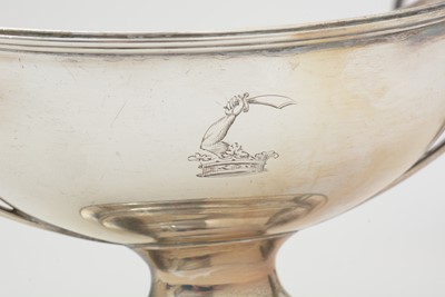 Lot 205 - A pair of George III silver sauce tureens and covers.