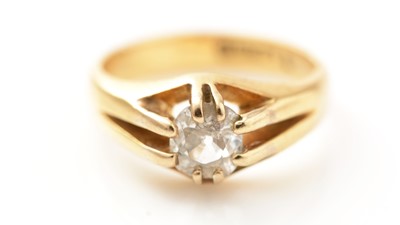 Lot 495 - A single stone diamond ring