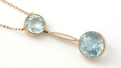 Lot 496 - An Edwardian aquamarine pendant