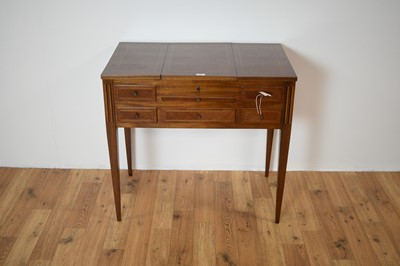 Lot 33 - A 20th Century French style marquetry poudreuse/dressing table