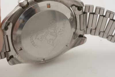 Lot 586 - Post-Moon Omega Speedmaster: a manual wind chronograph wristwatch