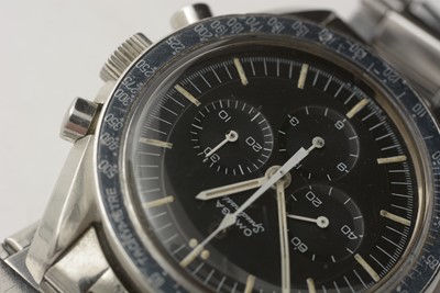 Lot 586 - Post-Moon Omega Speedmaster: a manual wind chronograph wristwatch