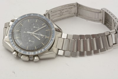 Lot 586 - Post-Moon Omega Speedmaster: a manual wind chronograph wristwatch