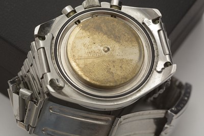 Lot 586 - Post-Moon Omega Speedmaster: a manual wind chronograph wristwatch
