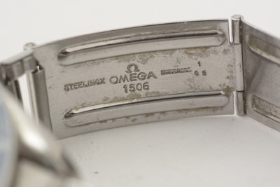 Lot 586 - Post-Moon Omega Speedmaster: a manual wind chronograph wristwatch