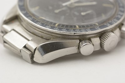 Lot 586 - Post-Moon Omega Speedmaster: a manual wind chronograph wristwatch
