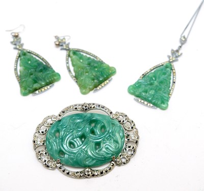 Lot 14 - A 1920s Art Deco faux-jade demi-parure