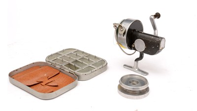 Lot 172 - A Hardy Brothers Ltd spinning reel "The Altex" and a fly box