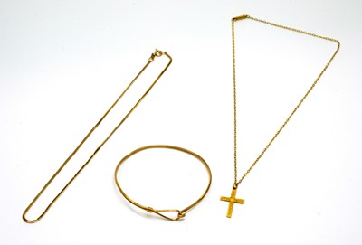 Lot 202 - Gold bangle and chains