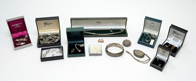 Lot 124 - A selection of gold and silver jewellery, many pieces of Rennie Mackintosh Collection