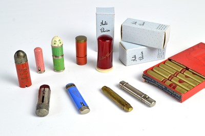 Lot 137 - A collection of 1920s and 1930s makeup