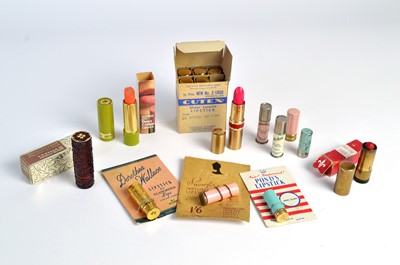 Lot 139 - A collection of 1950s and 1960s lipsticks