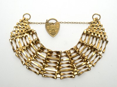 Lot 149 - A 9ct yellow gold gate link bracelet