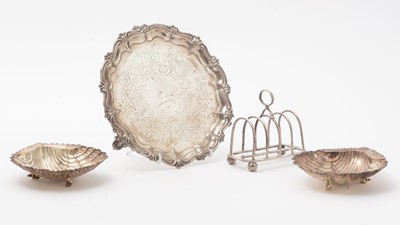 Lot 34 - A small mixed lot of silver