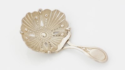 Lot 174 - A George III silver caddy spoon