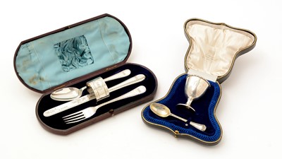 Lot 32 - Two boxed sets of silver