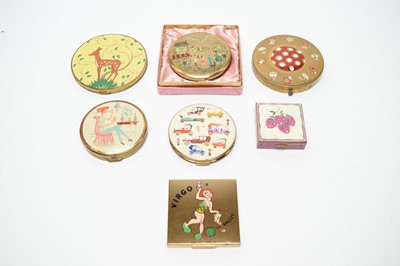 Lot 88 - Late 1940s Elgin American and other powder compacts marketed towards teenagers