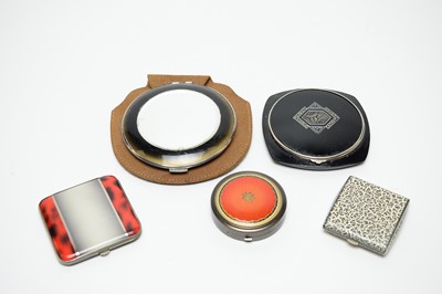 Lot 40 - 1920s Art Deco powder compacts