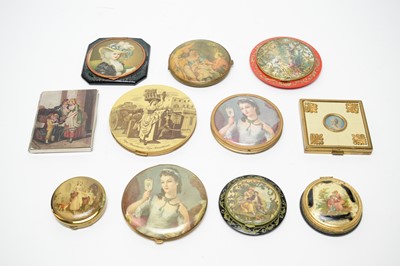Lot 55 - 1930s Romantic Revival compacts on the theme of 18th Century women in art