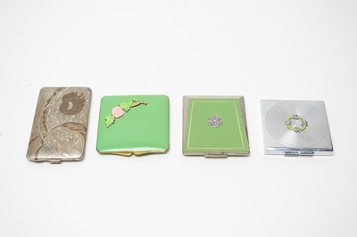 Lot 58 - 1930s Art Deco compact cases including Stratton.