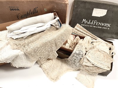 Lot 207 - A collection of 19th Century lace