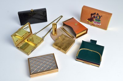 Lot 113 - 1940s Rex Fifth Avenue and other purse kits and combination vanities