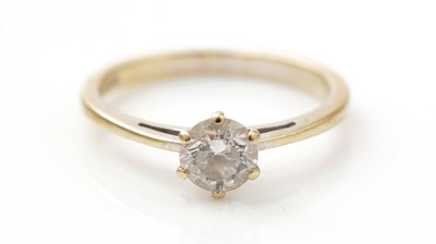Lot 160 - A solitaire diamond ring