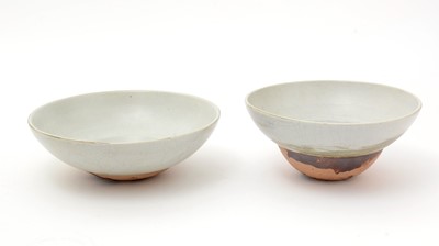 Lot 185 - Two DoiTung stoneware bowls