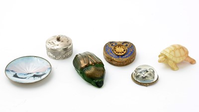 Lot 314 - A mixed lot of silver; and other items