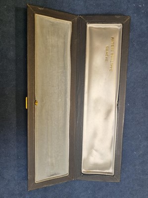 Lot 613 - Patek Philippe, Geneve: an 18ct yellow gold-cased automatic wristwatch