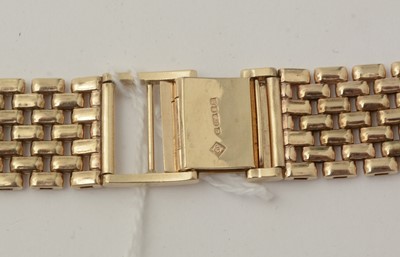 Lot 613 - Patek Philippe, Geneve: an 18ct yellow gold-cased automatic wristwatch