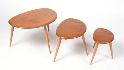 Lot 67 - Lucian Ercolani - Ercol - Model 354 - Pebble Nest