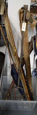 Lot 442 - A selection of country sports and outdoors items