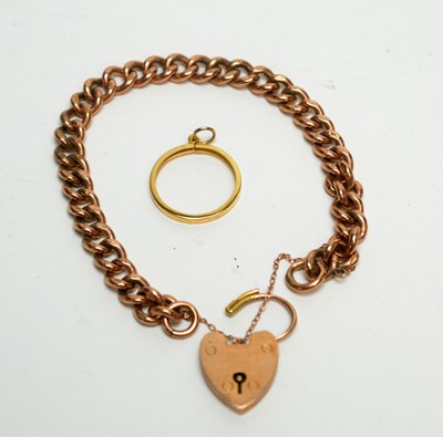 Lot 158 - A 9ct yellow gold curb link bracelet