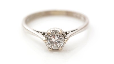 Lot 170 - A single stone solitaire diamond ring