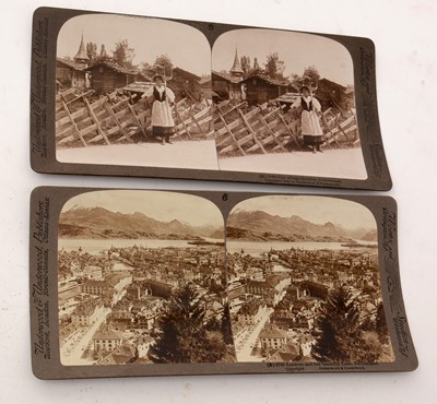 Lot 76 - An early 20th Century Stereoscope viewer